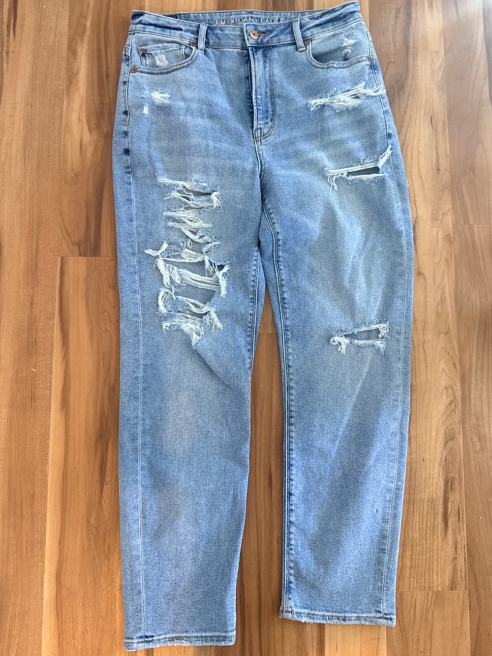 American Eagle Outfitters Light Blue Distressed Jeans